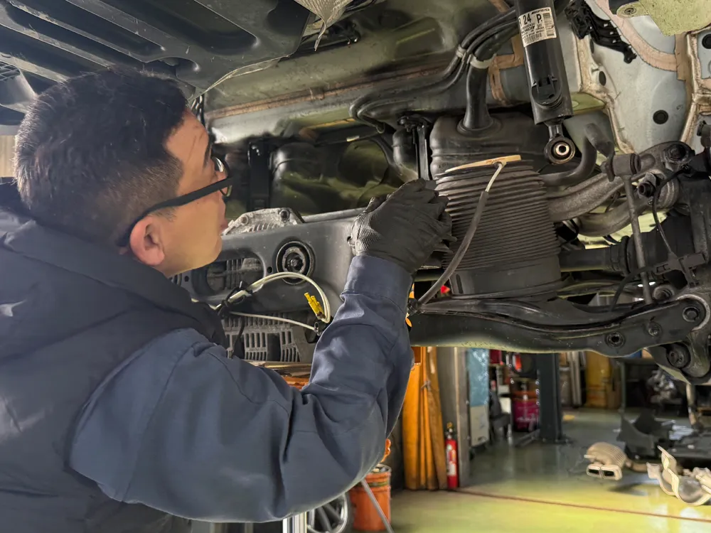 精密整備の様子