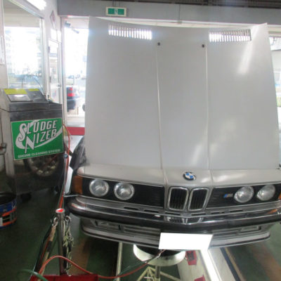 2166台目エンジン内部洗浄 BMW633 E-C633
