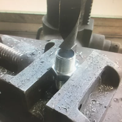 ベンツW124高圧ホース作成修理