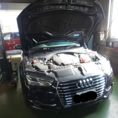 アウディA7車検です。