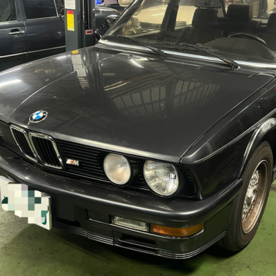 駐車場に赤いオイルが！？BMW535(E28)